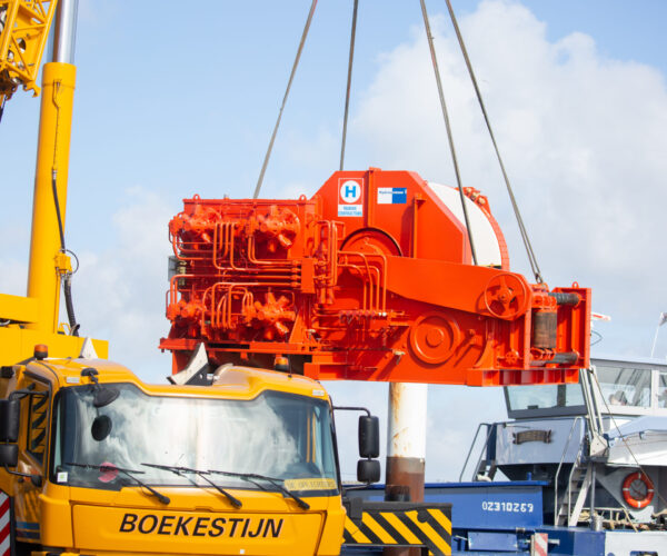 Mooring winch transport