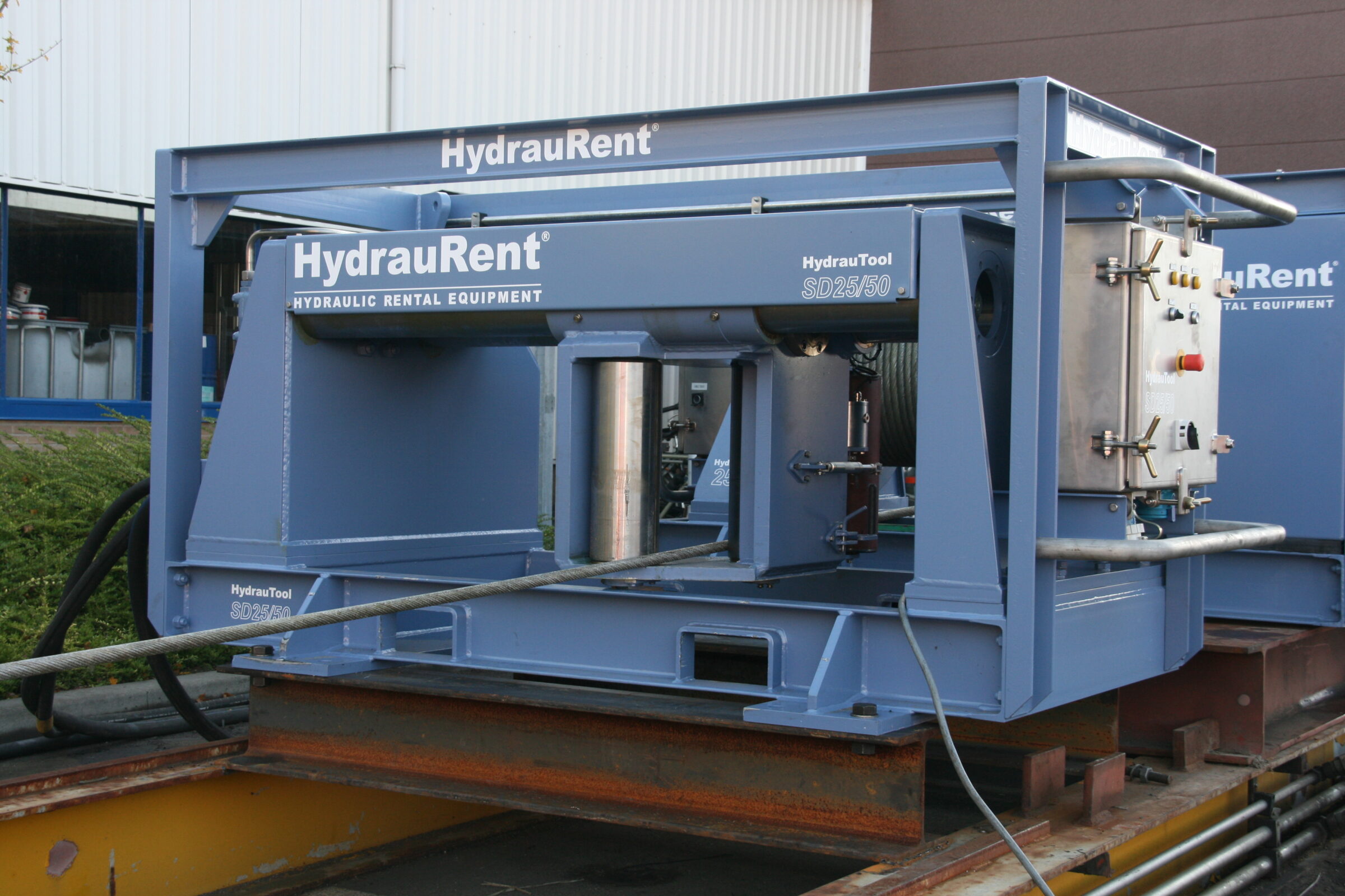 Multifunctional winch spooler also winds "other" winches Hydrauvision