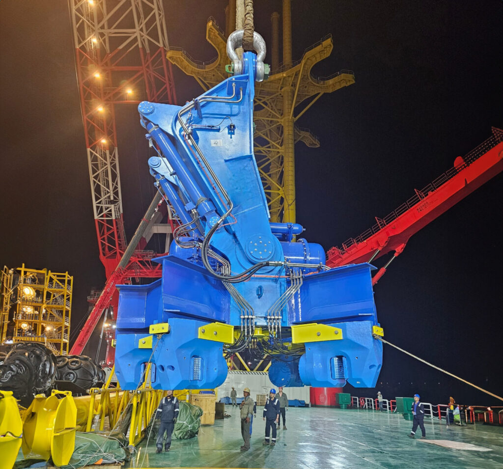 Hydraulic system Pin Pile lifting tool