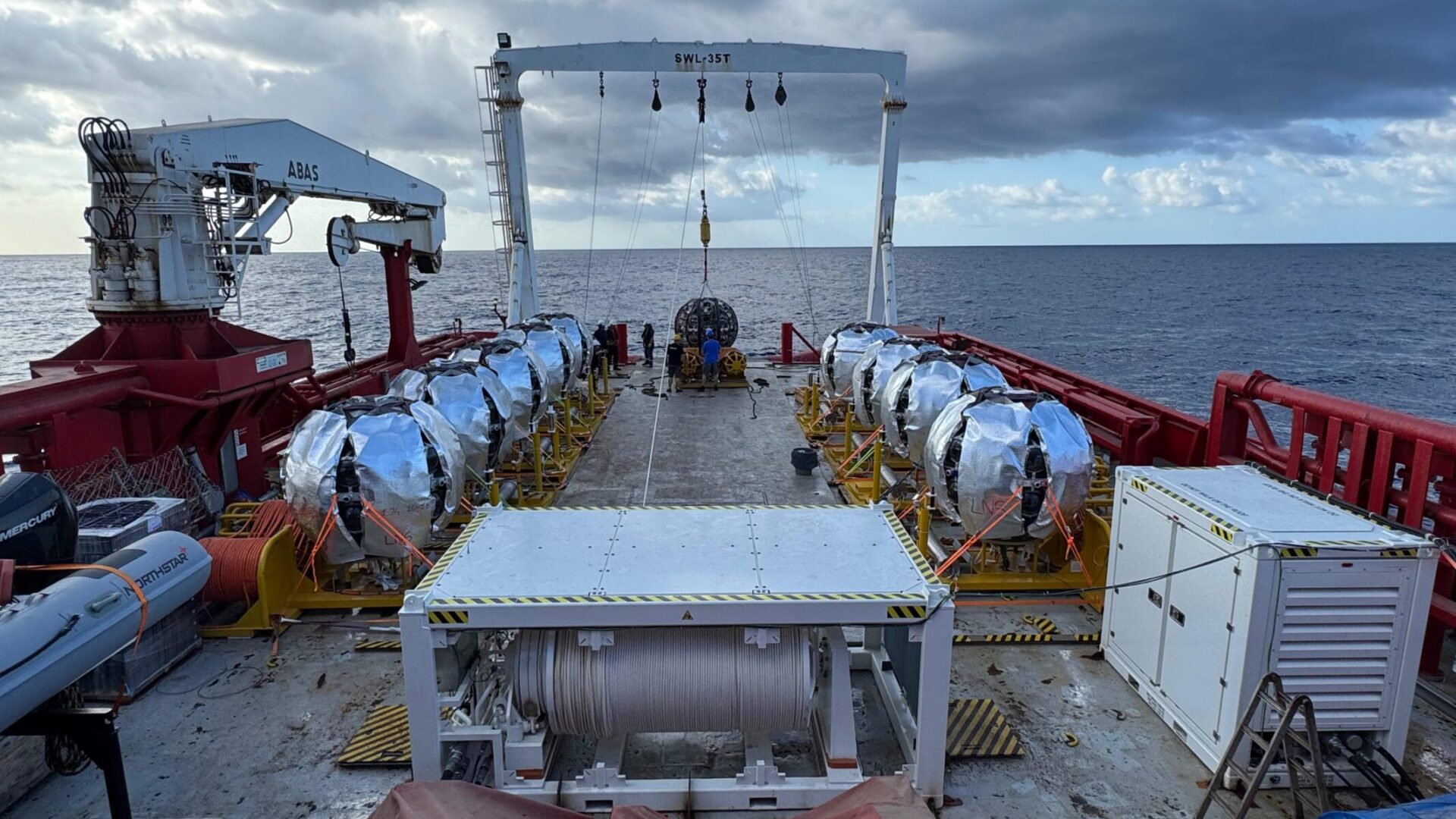 Advanced Heave Compensation System for Deep-Sea Research