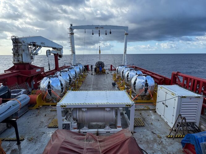 Advanced Heave Compensation System for Deep-Sea Research