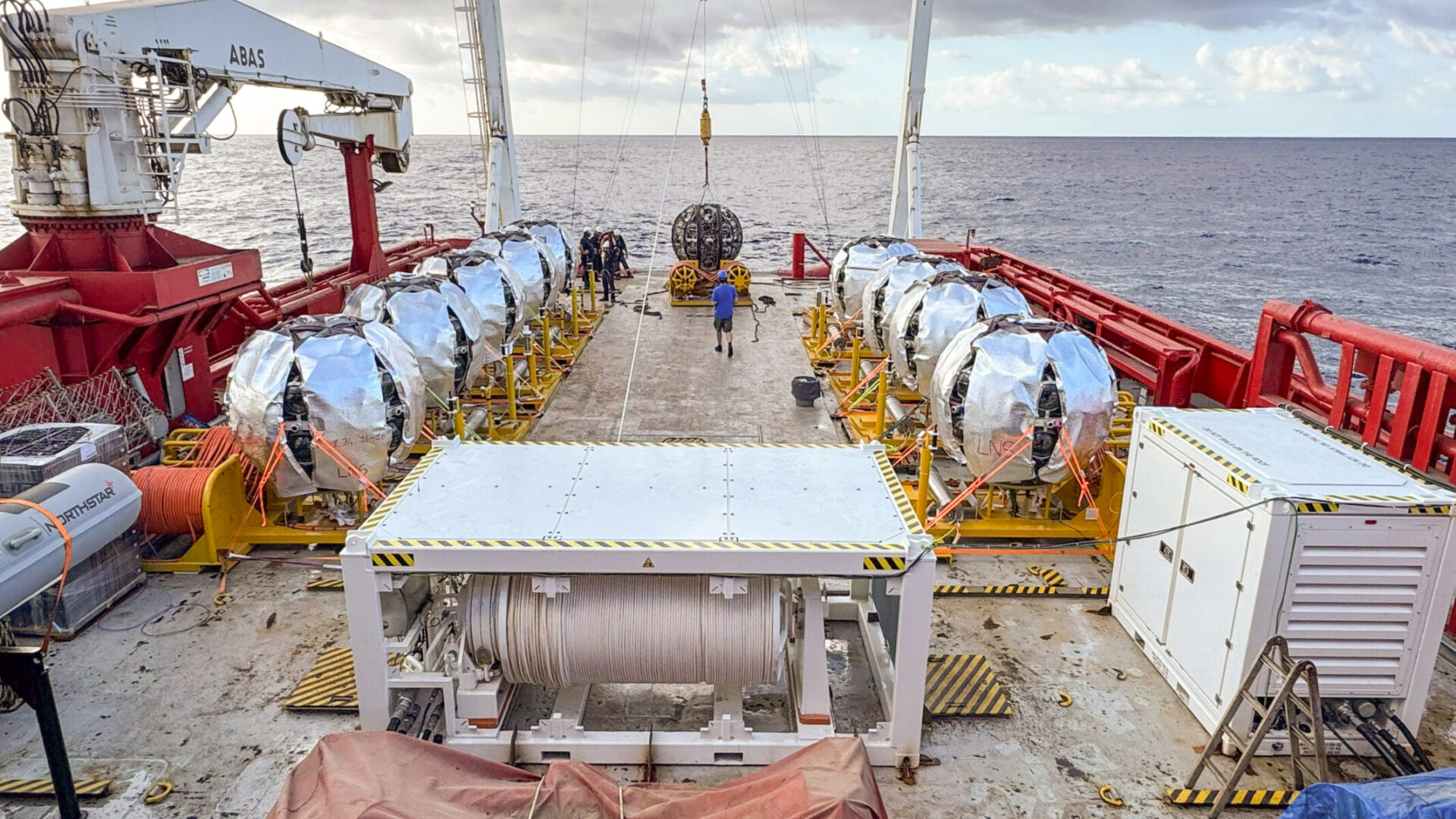 Advanced Heave Compensation System for Deep-Sea Research